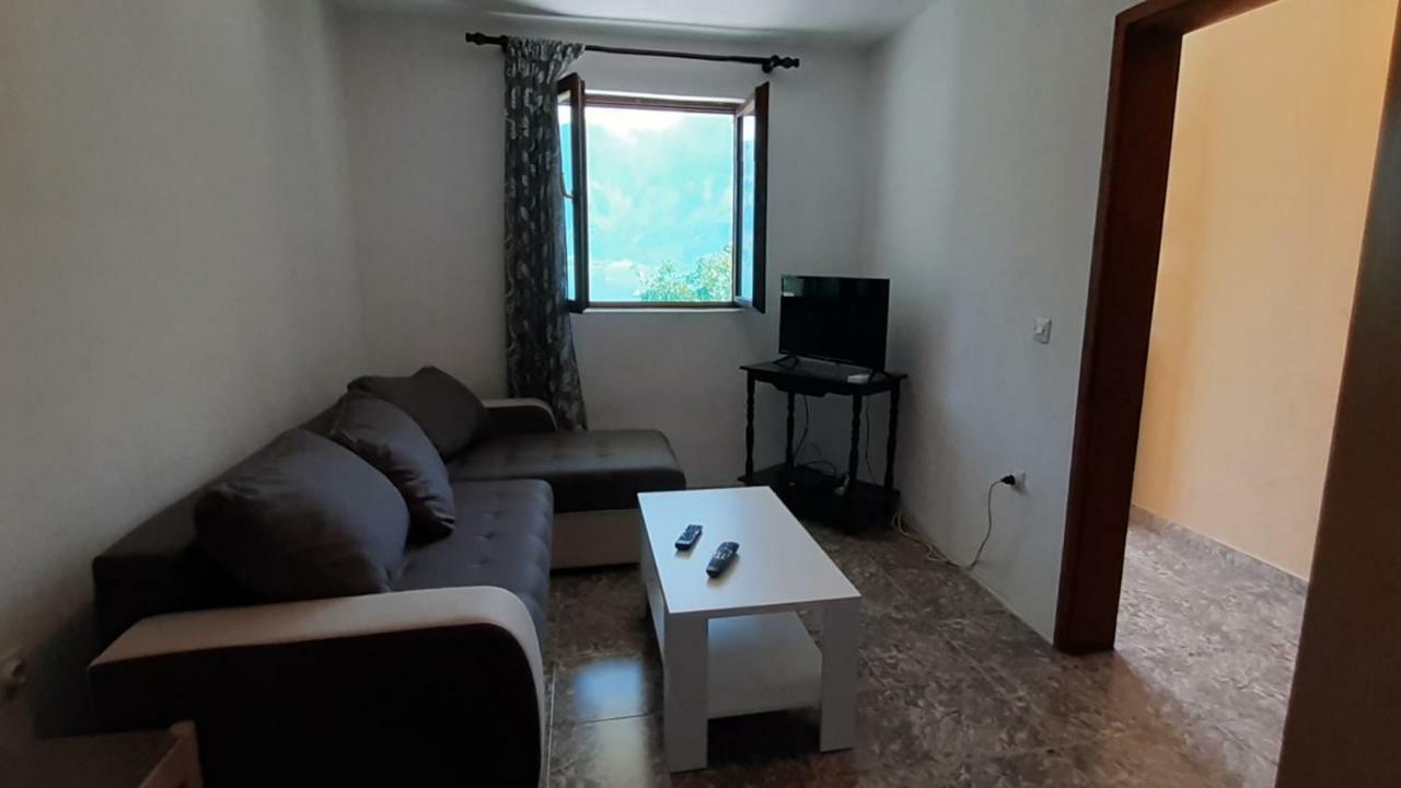 Apartman Tesovic Cattaro Esterno foto